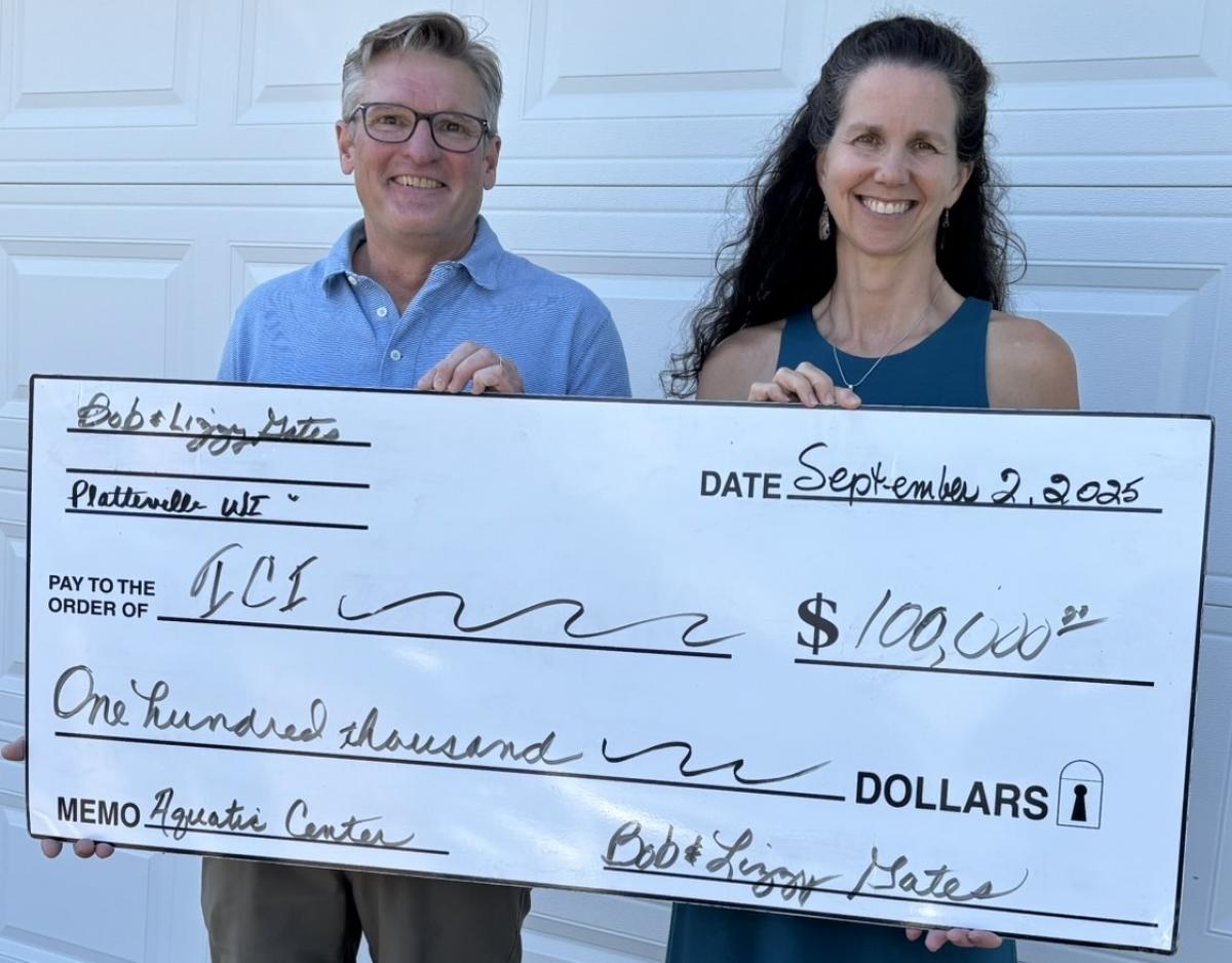 Bob and Lizzy Gates Donation Photo